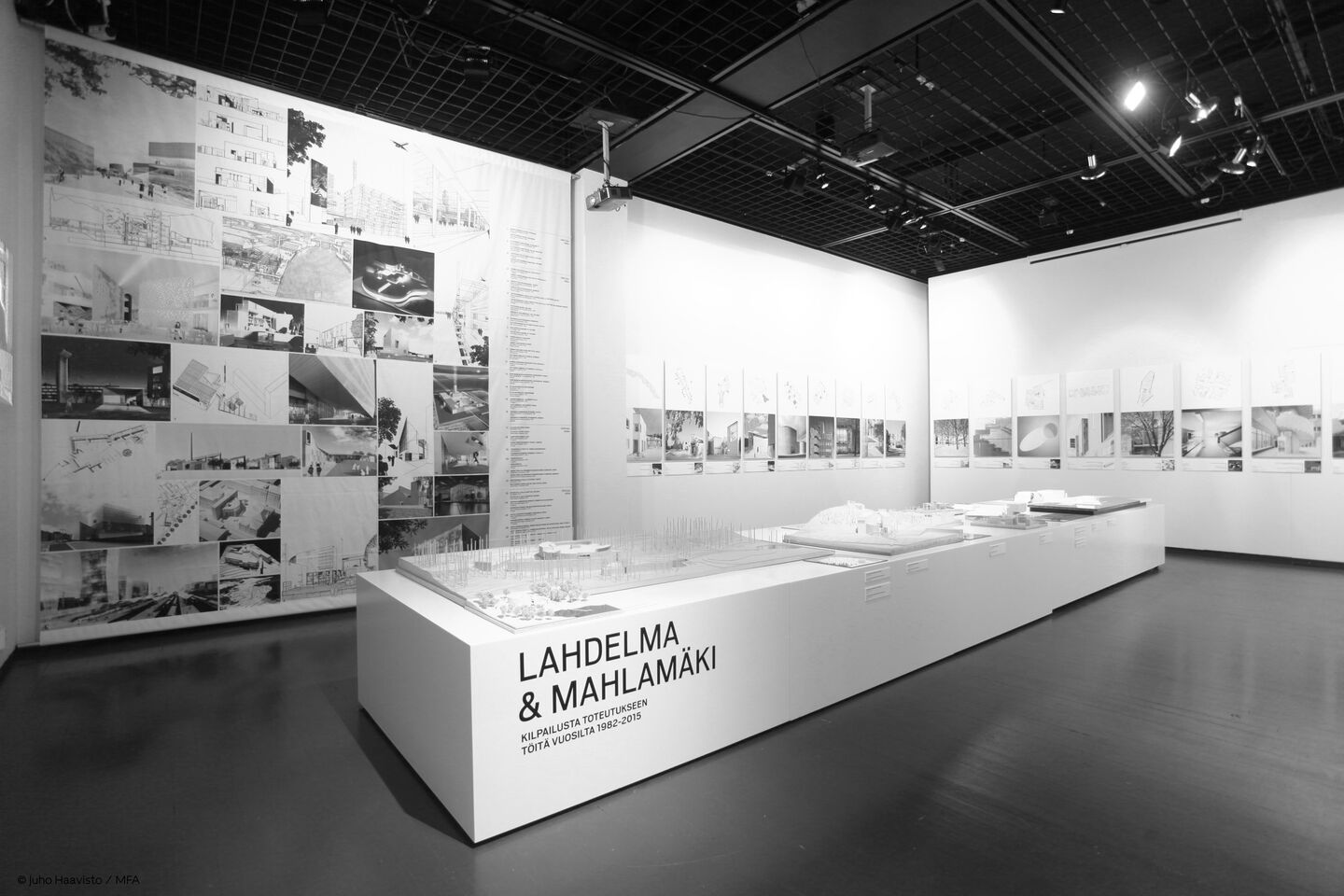 Exhibition Photo Bw With Credit